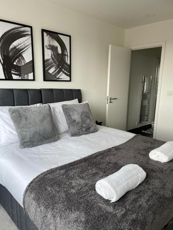 Premier Suite- Bedford City Centre With Free Gym & Parking Εξωτερικό φωτογραφία