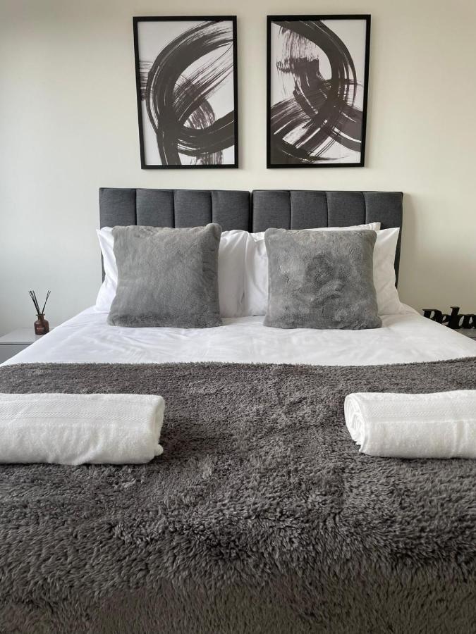 Premier Suite- Bedford City Centre With Free Gym & Parking Εξωτερικό φωτογραφία