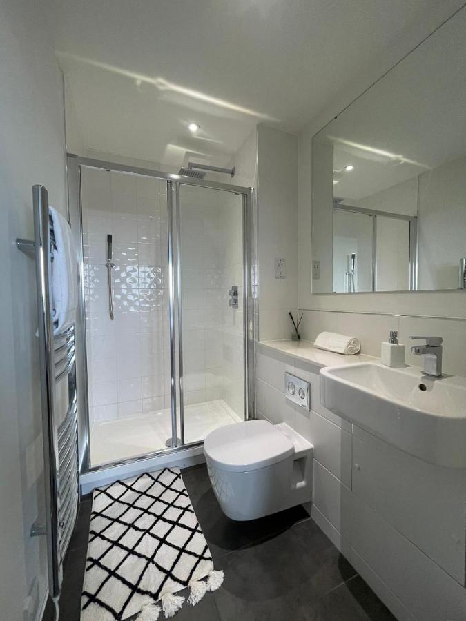Premier Suite- Bedford City Centre With Free Gym & Parking Εξωτερικό φωτογραφία