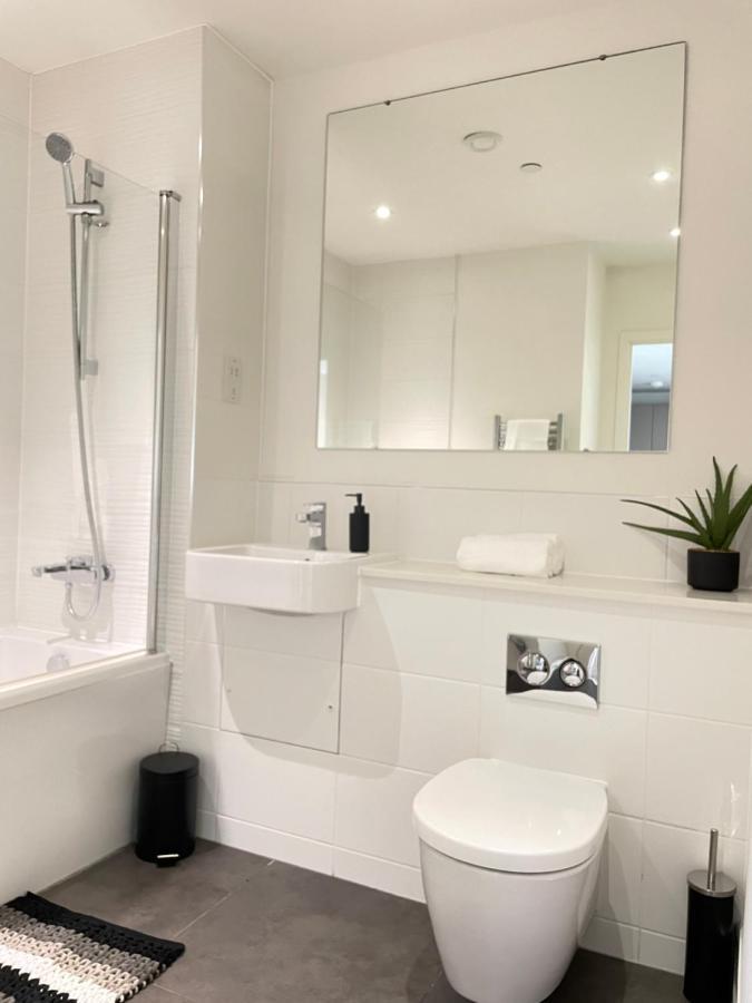 Premier Suite- Bedford City Centre With Free Gym & Parking Εξωτερικό φωτογραφία